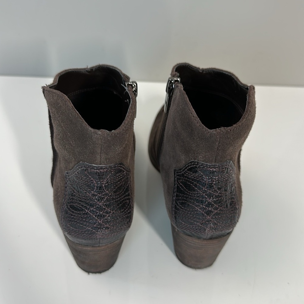 Marc Fisher Stefani Brown Suede Western Booties Size 8 - Picture 7 of 16